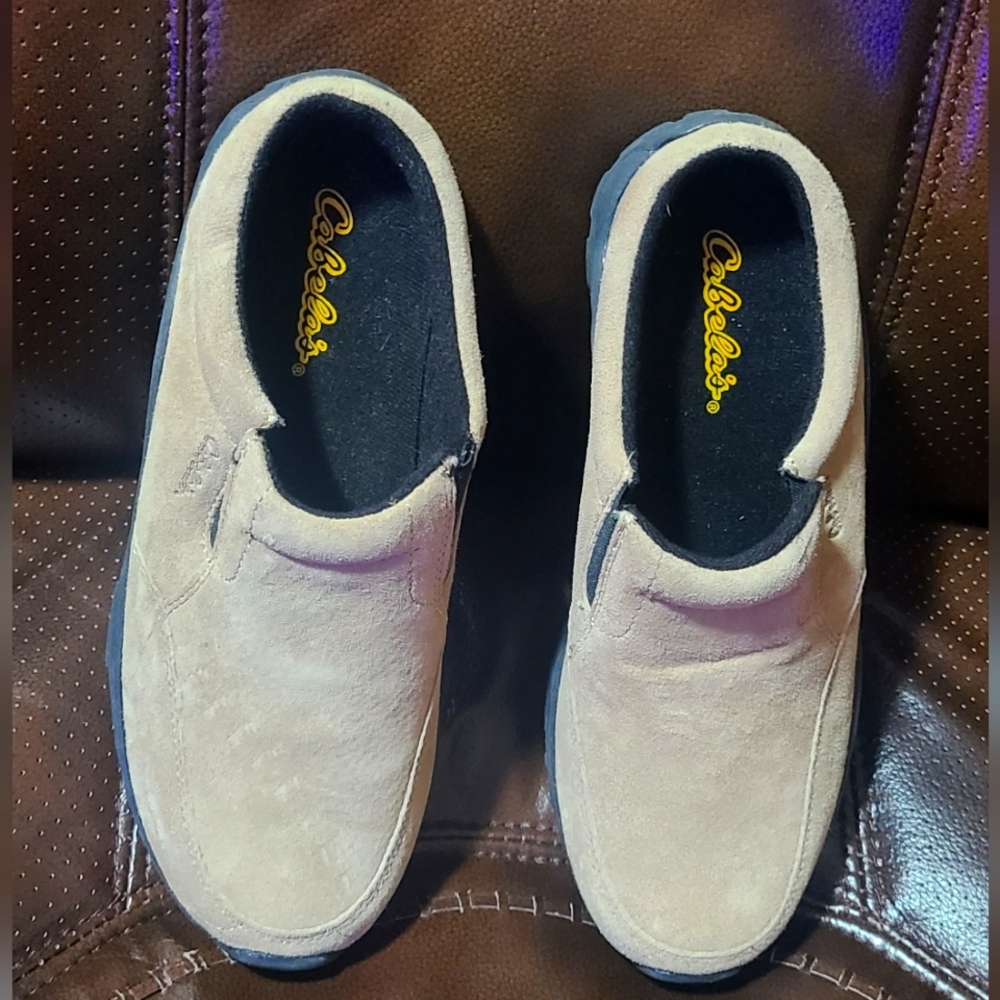 CABELAS WOMEN'S SIZE 8 MEDIUM SOFT SUEDE TAN LOAFERS
